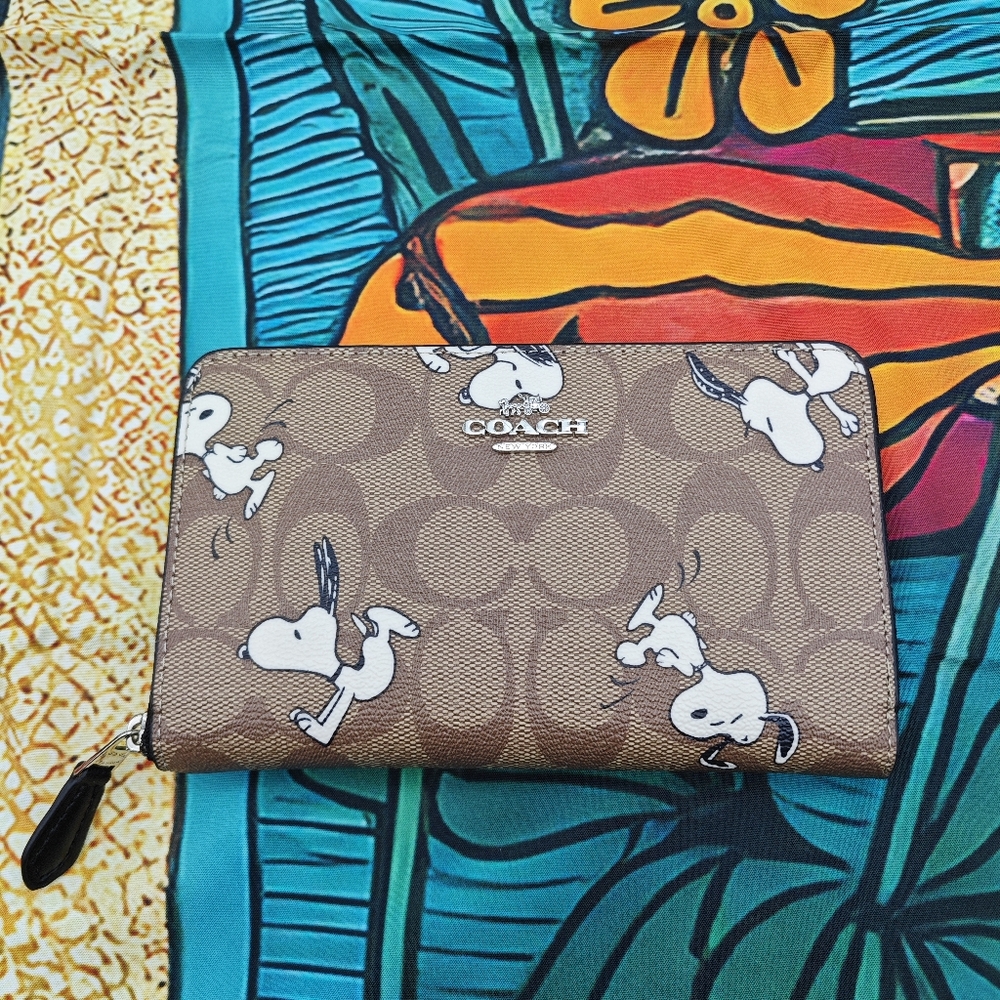 NWOT COACH X PEANUTS SNOOPY LIMITED EDITION WALLET